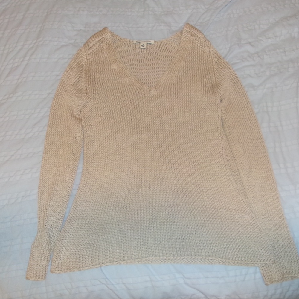 Banana Republic Women's Beige V-Neck Sweater